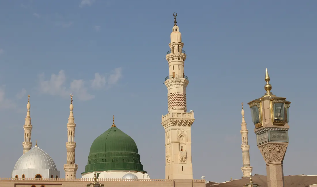 Masjid an-Nabaviy: yashil gumbaz va minoralar